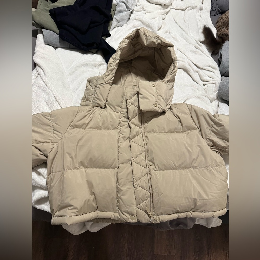 LULU LEMON WUNDER PUFF CROP JACKET TAUPE/BEIGE